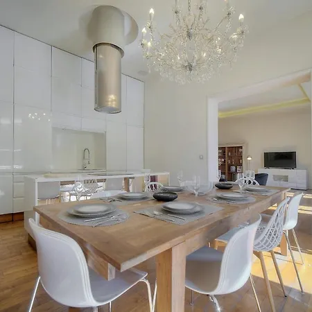 Immogroom - T5 De Standing - 130m - Terrace - Parking - Ac Apartment